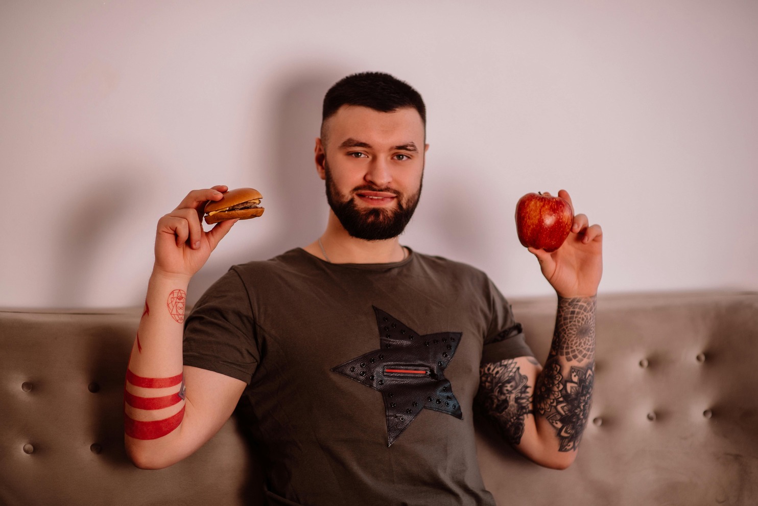 Mana yang lebih baik, vegetarian atau diet karnivor?