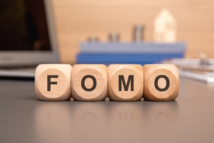 Fear of Missing Out (FOMO): Takut Tertinggal dari Orang Lain