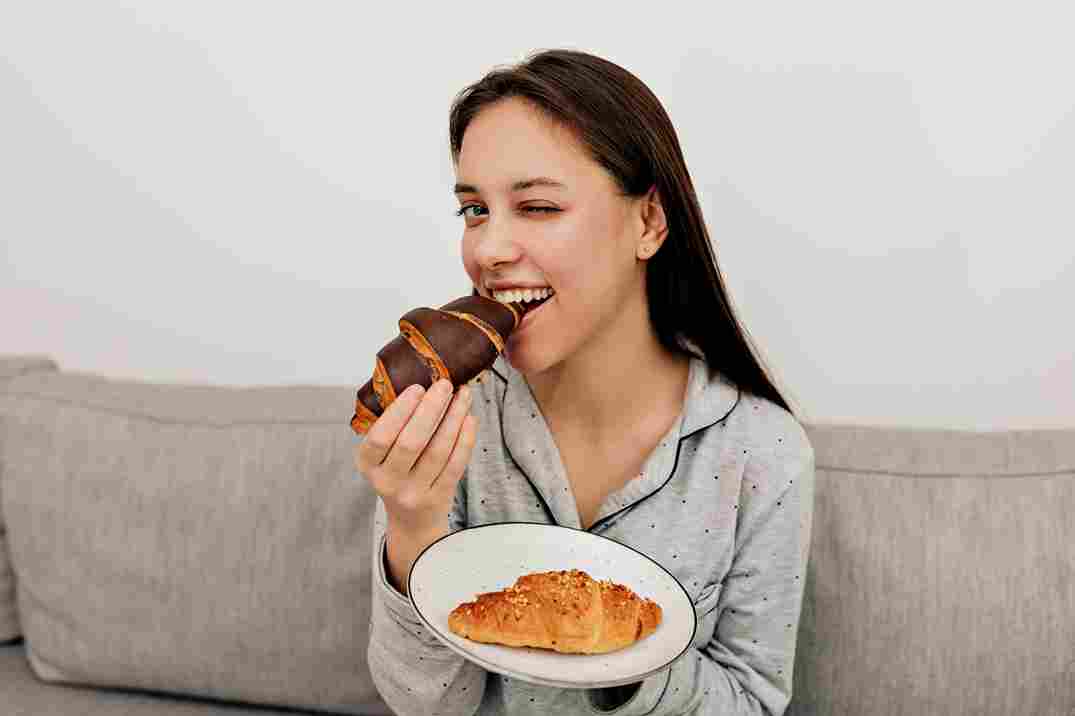 7 Penyebab Kamu Sering Ngidam Makanan Manis dan Cara Mengatasinya